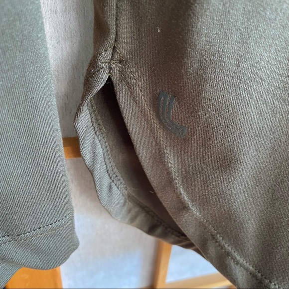 Lole olive green v neck top XS - Picture 8 of 10